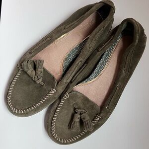 Suede olive green Sperry loafers size 7